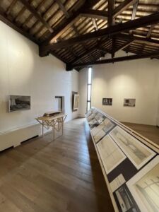 Stanza 3, Gli architetti dell’Appia, foto allestimento.