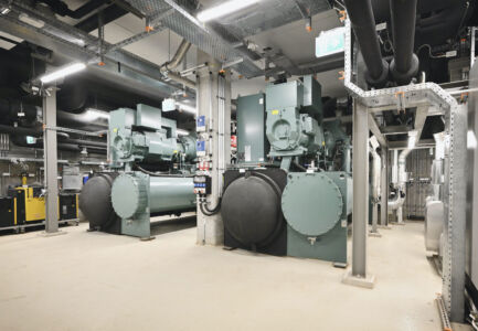 Im Kellergeschoß der alten Post befindet sich die fertiggestellte Fernkälte-Anlage der Wienenergie