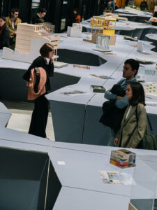 M. Mariné Núñez e P.Esteve Castelló, “La Construcción de un paísz, Madrid