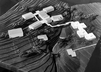 Il modello del progetto originario del Centro Educativo di Mirto, © Archivio Danilo Dolci