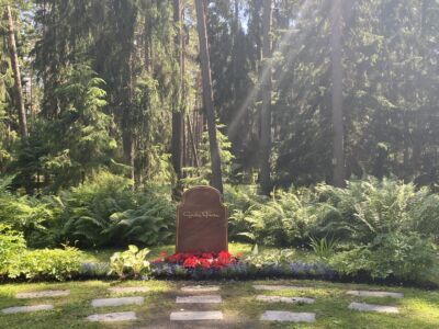 Tomba di Greta Garbo al Cimitero Sud (© Adele Muscolino)