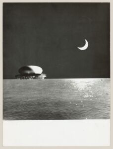 Fotografia del modello per Sala para el espectáculo plástico y el sonido en el espacio, Córdoba (Argentina) 943-1953, Fondo Amancio Williams,
© CCA"