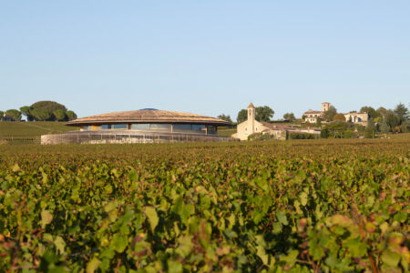 Norman Foster + Partners, Le Dôme Winery, Bordeaux 2021 (© Nigel Young / Foster + Partners)