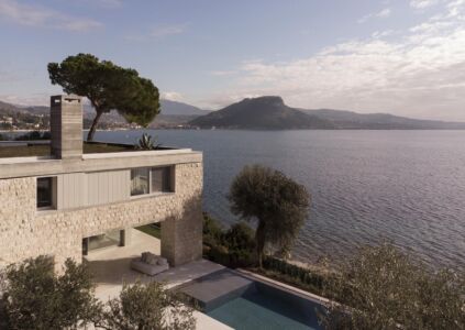 Villa Tarika, a Punta San Vigilio nel comune di Garda (foto Atelier XYZ)