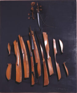 Arman Cello,
Arman Studio Archives New York / 2024,
ProLitteris Zürich (© François Fernandez)