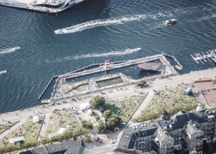 Bjarke Ingels Group, Harbour Bath a Copenaghen (© Rasmus Hjortshoj) Bjarke Ingels Group, Harbour Bath a Copenaghen (foto di Rasmus Hjortshoj)