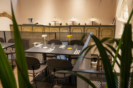 Tavolini sul soppalco, ex Chiesa di Santa Maria in Porto Salvo, Cefalù