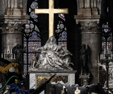 La Pietà di Coustou, Notre Dame, Parigi
