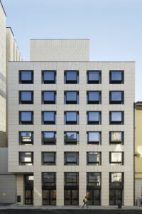 Prospetto, principale, Teatro alla Scala, Mario Botta e Emilio Pizzi, Milano (© Enrico Cano)