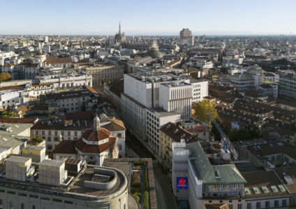 Vista aerea del Teatro alla Scala, Mario Botta e Emilio Pizzi, Milano (© Enrico Cano)