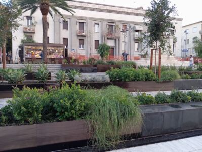 La riqualificazione di Piazza De Nava, dettaglio delle aree verdi, Reggio Calabria
