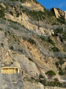 Impatto delle reti sul paesaggio dalla Via dell’Amore