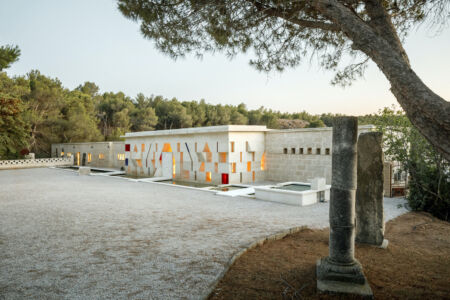 Perraudin, Fontvielli, Bouches-du-Rhône (© 11h45)