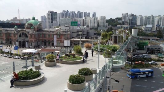 MVRDV, Seoullo 7017, quartiere di Jung-gu,
Seuol (© Wikipedia commons, Gangnam)