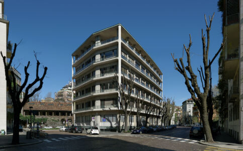 Carlo De Carli, Edificio per uffici e abitazioni, 1947-1949, Via dei Giardini 7, Milano (con Antonio Carminati (© Stefano Topuntoli)