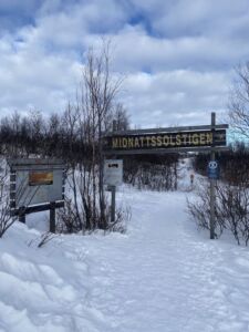 L'archiviaggio Kiruna. La soglia di accesso a Midnattssolstigen (© Aurora Riviezzo)