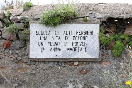 L’ex carcere sull’isola di Santo Stefano di Ventotene (immagine
fornite dal Commissario straordinario del Governo)