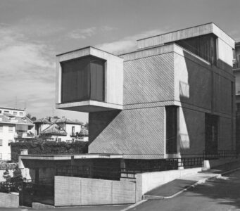 Casa Gribaudo, Torino, 1974. Veduta dalla strada di accesso (©Archivio Andrea Bruno)