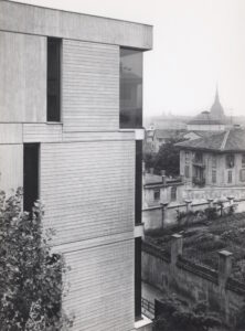 Casa Gribaudo, Torino, 1974. Dettaglio della facciata (©Archivio Andrea Bruno)