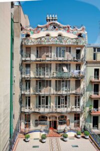 Casa Battló, 2025, facciata interna prima del restauro (© David Cardelús)
