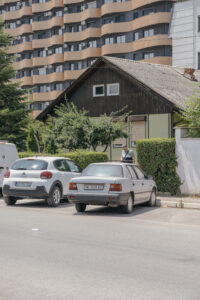 La pressione dei nuovi sviluppi immobiliari sul tessuto più antico della città
(© Giulio Marzullo)