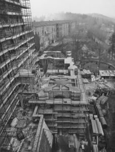 Restauro e sistemazione museale del Castello di Rivoli, (1978-84). Vista del cantiere (©Archivio Andrea Bruno)