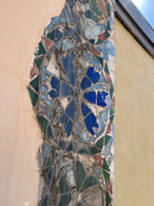 Casa Battló, 2025, trencadìs prima del restauro (courtesy Casa Batlló)