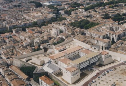 Restauro e recupero funzionale del Fort Vauban, Nîmes, 1992-96. Vista aerea del progetto ultimato (©Archivio Andrea Bruno)