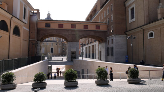 Roma, Piazza Augusto Imperatore, Francesco Cellini, 2025 (© MonkeyS Video Lab)