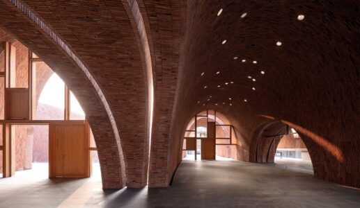 Zhu Pei, Imperial Kiln Museum, veduta della zona della sala da tè e del bookstore (© Schran Image)