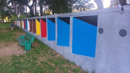 Rezé, Unité d'Habitation, Le Corbusier, muretto in cortile