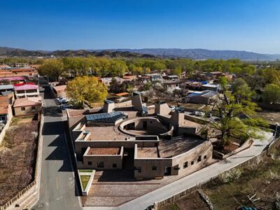 Aga Khan, West Wusutu Village Community Centre,
Inner Mongolian Grand Architecture Design Co., Ltd, Cina (© Dou Yujun)