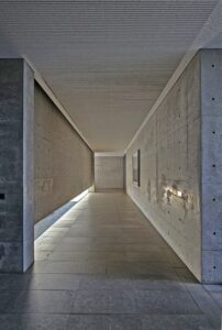 Hiroshi Sugimoto Gallery interno 2, Tadao Ando (© Matteo Vercelloni)