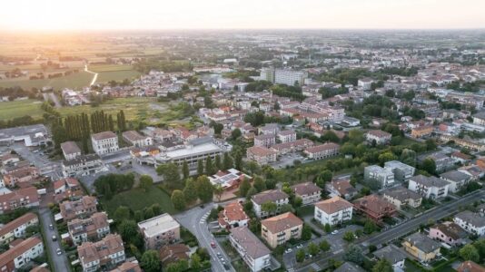 Vista aerea di Kinder Rain, Piove di Sacco (© Alex Shoots Buildings)