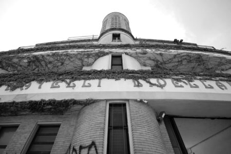 Cristalleria Livellara, dal libro "Milano Industriale. Storia, archeologia e architettura" (© Jacopo Ibello)