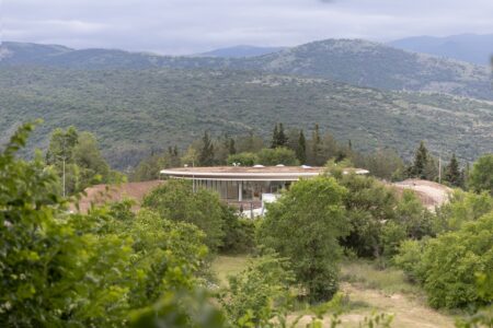 Vista della Scuola dei Desideri “Mario Silvestri”, Pacentro (© Walter Vecchio)