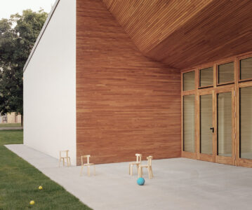 Dettaglio facciata di Fillia, nuova scuola San Paolo, Cuneo (dalla pagina web http://www.colucciandpartners.it)