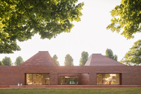 Kinder Rain, Piove di Sacco (© Alex Shoots Buildings)