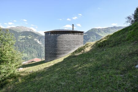 Peter Zumthor, Caplutta Sogn Benedetg (© Cristian Dallere)