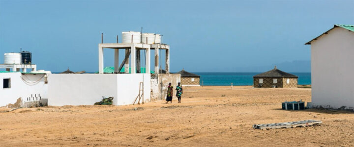 Abitazioni sulla spiaggia di Gibuti (©Archivio Autonome Forme)