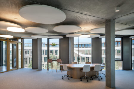 Piano di uffici open space al secondo piano (R+2), sede Ceva a Les Dagueys - Libourne (courtesy BLP & Associés)