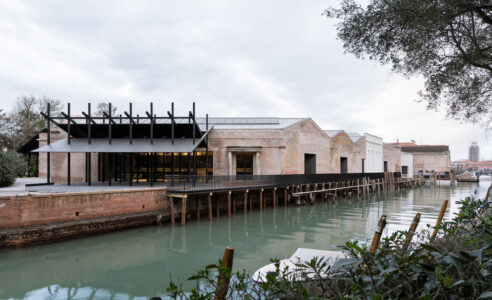 Prospetto su Rio dei Giardini, Padiglione Centrale Giardini della Biennale di Venezia (© Marco Cappelletti / Marco Cappelletti Studio, courtesy La Biennale di Venezia / MiC)