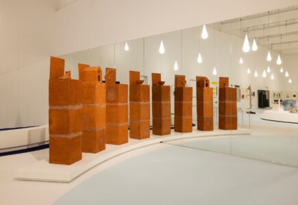 Andrea Branzi By Toyo Ito. Continuous Present
Vista dell'allestimento, 2026 (Foto Andrea Rossetti © Triennale Milano)