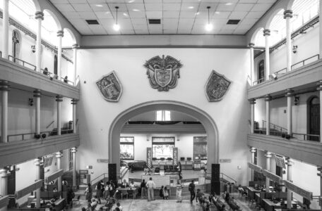 Claustro Comfama, Medellín, Colombia: immagine storica dello spazio del Patio