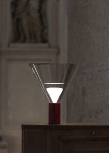 immagine di Vera nella mostra "Davide Groppi. Un'ora di luce", Volumnia, Piacenza, 2026 (courtesy Davide Groppi)