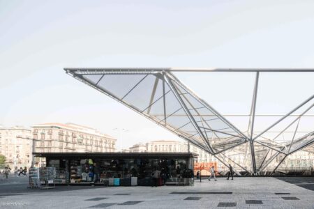Stazione Garibaldi, Napoli, Dominque Perrault (dal sito atlantearchitetturacontemporanea.cultura.gov.it © 2020 Mibact)