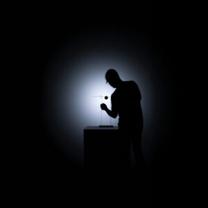 immagine di Notte africana nella mostra "Davide Groppi. Un'ora di luce", Volumnia, Piacenza, 2026 (courtesy Davide Groppi)