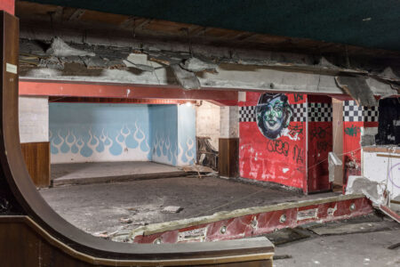 L'interno dell'ex Cinema Corso, Vicenza (© Marco Zorzanello, Fondazione Roi)