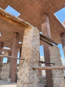 L’interno del Visitor & Experience Centre (2018-2019) progettato da Valerio Olgiati, Al-Muharraq, Bahrain (©Mauro Cecchetti)