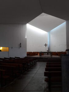 Chiesa del Monastero Benedettino di Las Condes (Cile, 1960) di Martín Correa e Gabriel Guarda (© courtesy of Studio Undurraga Deves)